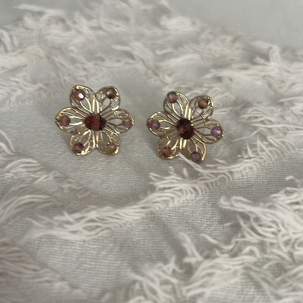 Gold Openwork Purple Beaded Earrings - Picture 3 of 7